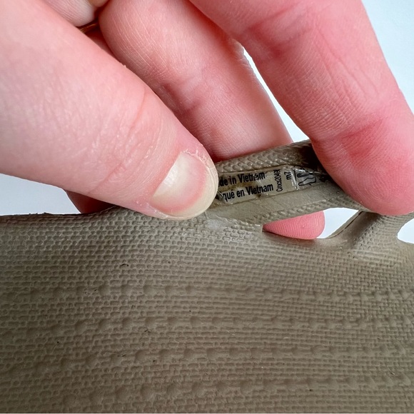 Crocs Men’s Beige Tan Swiftwater Deck Flip Flops Rubber Straps Size 7 - Picture 6 of 8